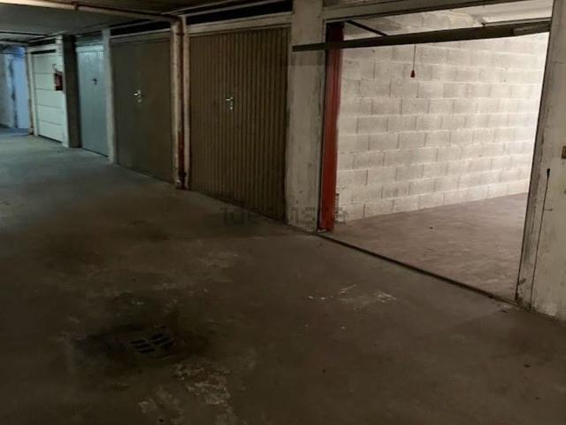 Garage in vendita di m²