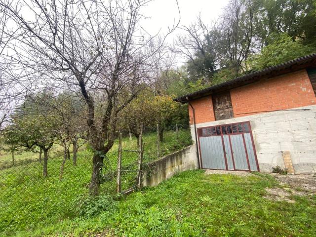 Garage in vendita di m²