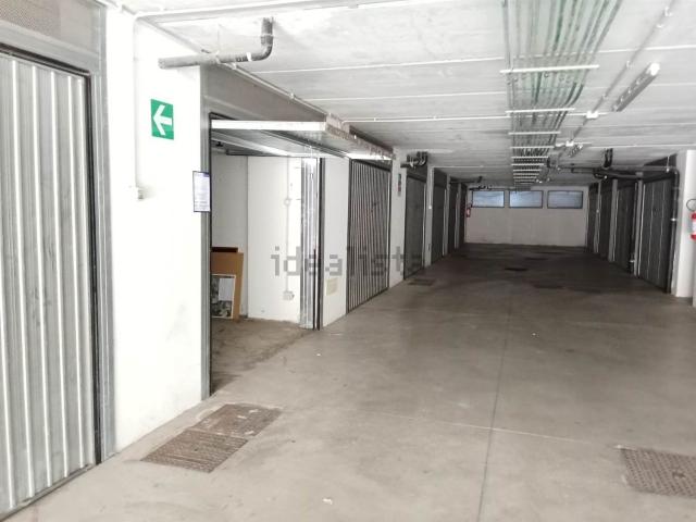 Garage in vendita di m²