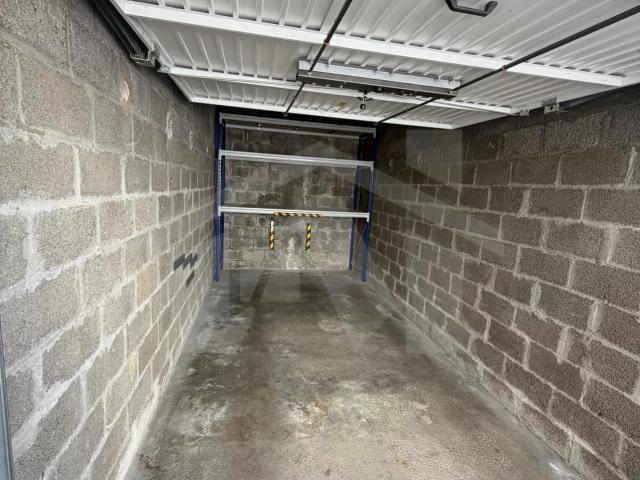 GARAGE. ILE VERTE