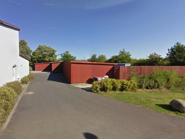 GARAGE / OPBEVARING I HEDEHUSENE