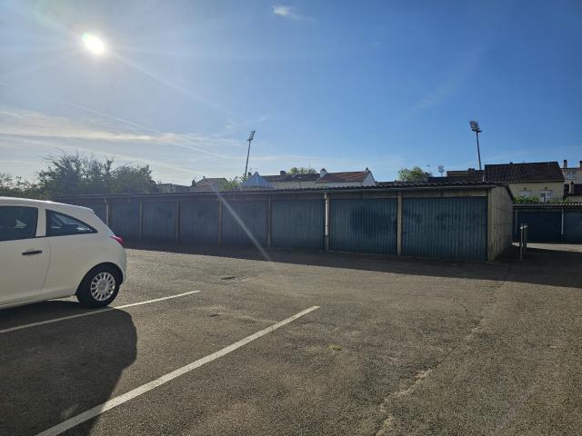 GARAGE SAINT MAX RUE EDGAR QUINET