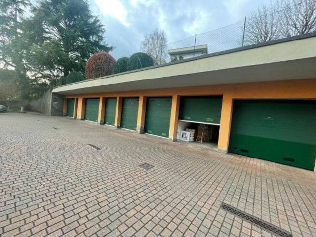 Garage Posto auto in vendita a Alzano Lombardo