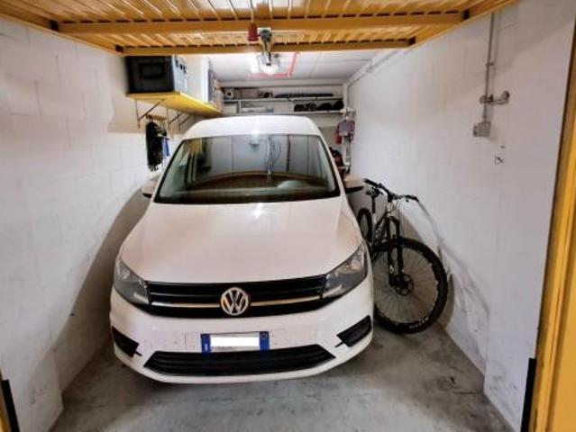 Garage / Posto Auto in vendita a Genova, Oregina
