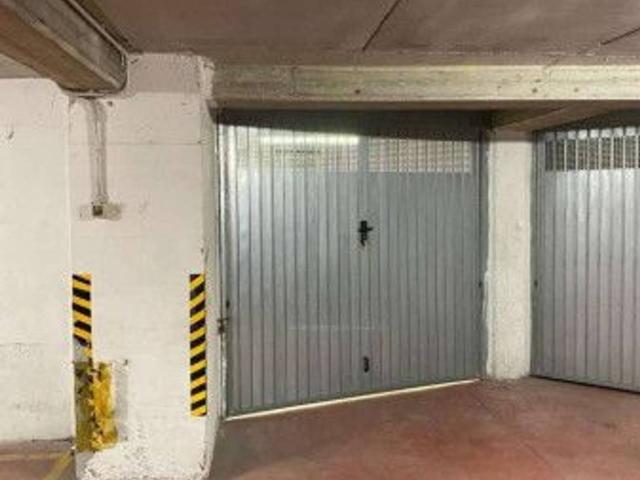 Garage Posto auto in vendita a Genova