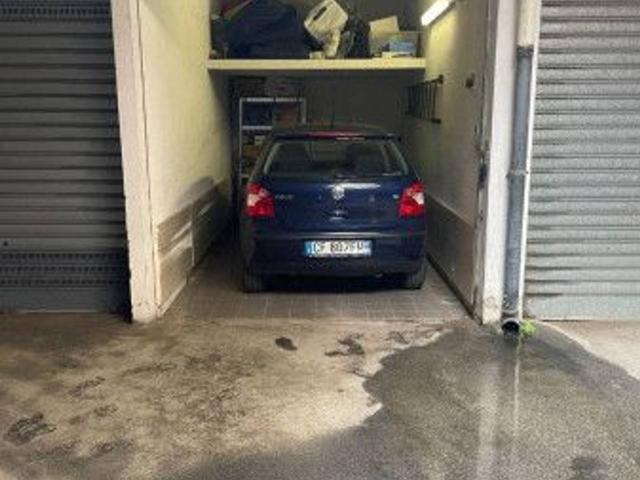 Garage Posto auto in vendita a Genova