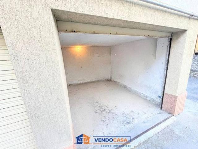 Garage Posto auto in vendita a Finale Ligure
