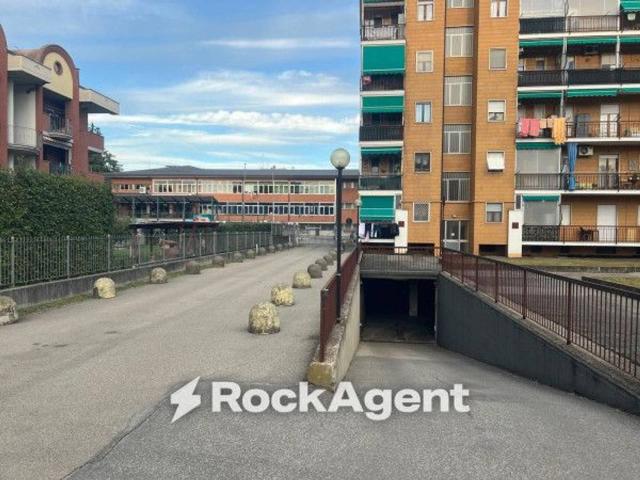 Garage Posto auto in vendita a Moncalieri
