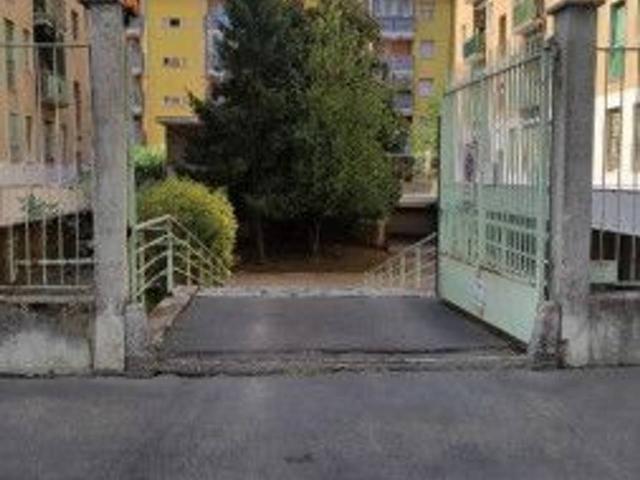 Garage Posto auto in vendita a Milano