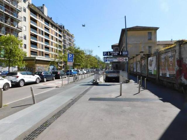 Garage Posto auto in vendita a Milano