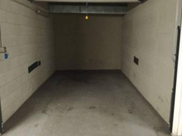Garage Posto auto in vendita a Milano