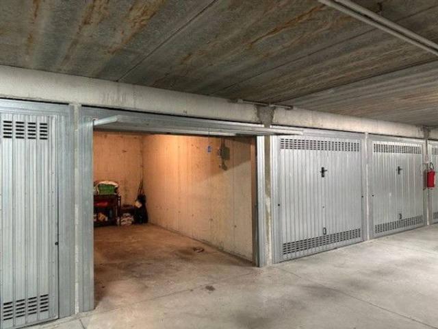 Garage Posto auto in vendita a Milano