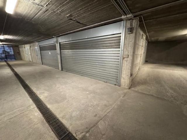 Garage / Posto Auto in vendita a Sarzana