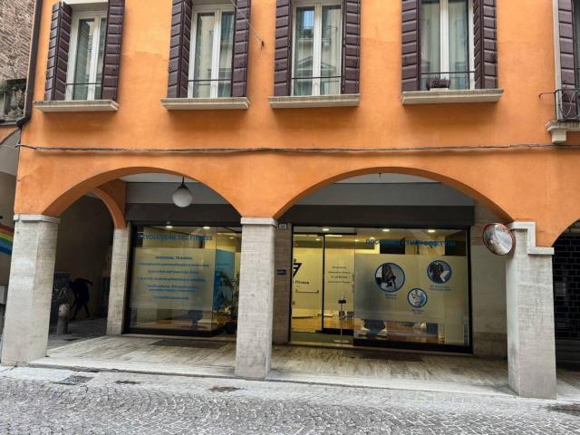 Garage Posto auto in vendita a Padova
