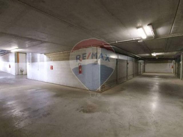 Garage Posto auto in vendita a Roma