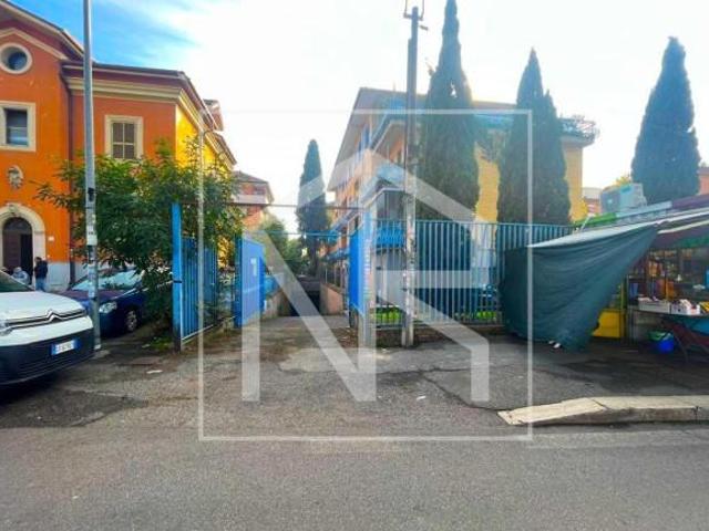 Garage Posto auto in vendita a Roma