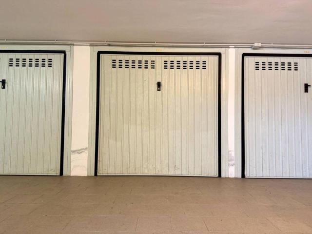 Garage Posto auto in vendita a Roma