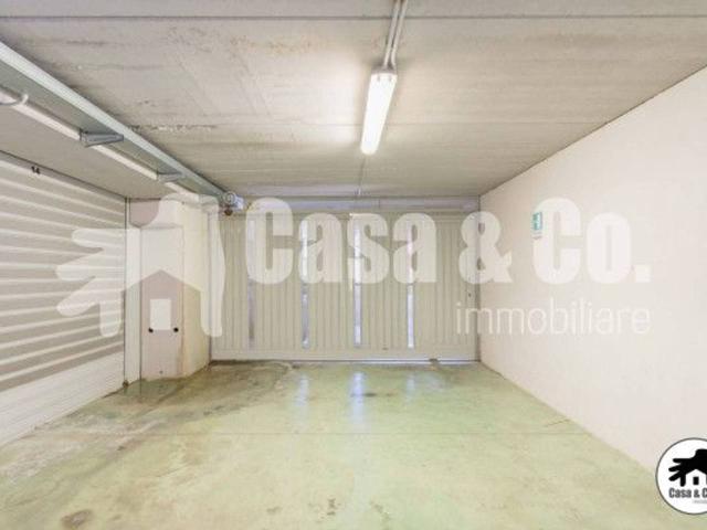 Garage Posto auto in vendita a Roma