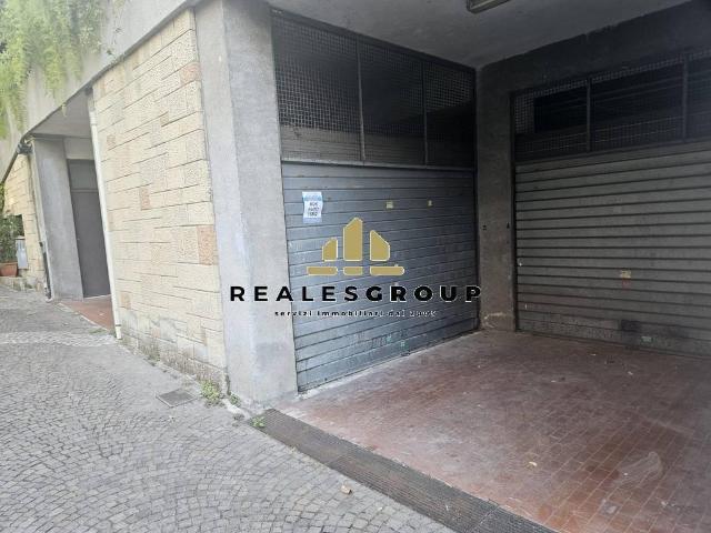 Garage Posto auto in vendita a Roma