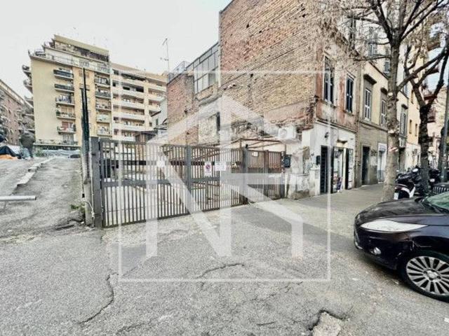 Garage Posto auto in vendita a Roma