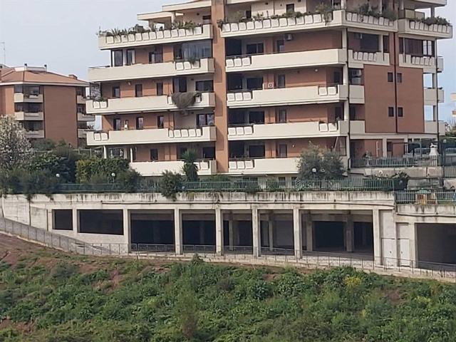 Garage Posto auto in vendita a Roma