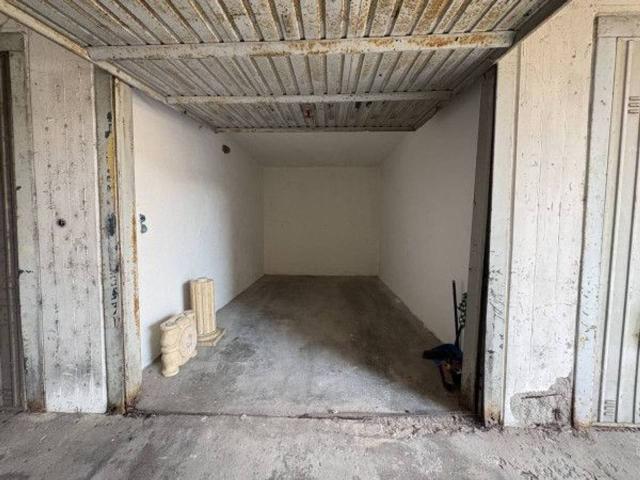Garage Posto auto in vendita a Reggio Emilia