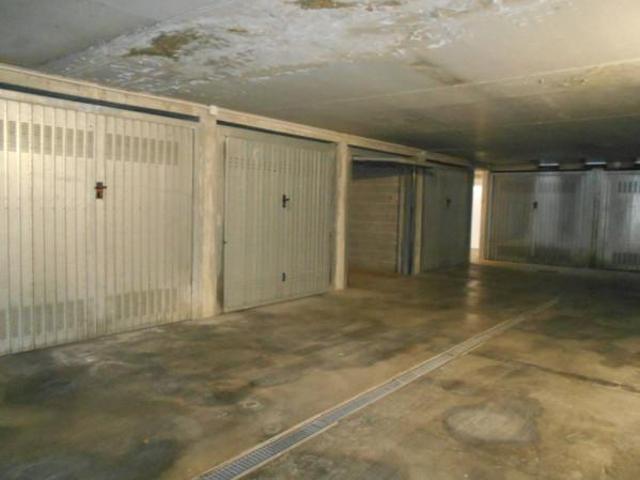 Garage Posto auto in vendita a Reggio Emilia