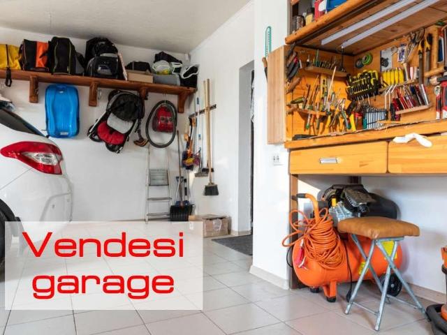 Garage Posto auto in vendita a Reggio Emilia