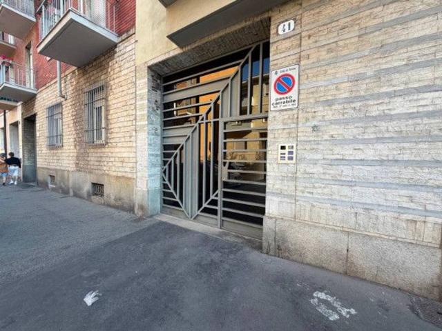 Garage Posto auto in vendita a Torino