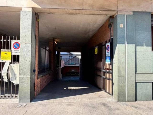 Garage Posto auto in vendita a Torino