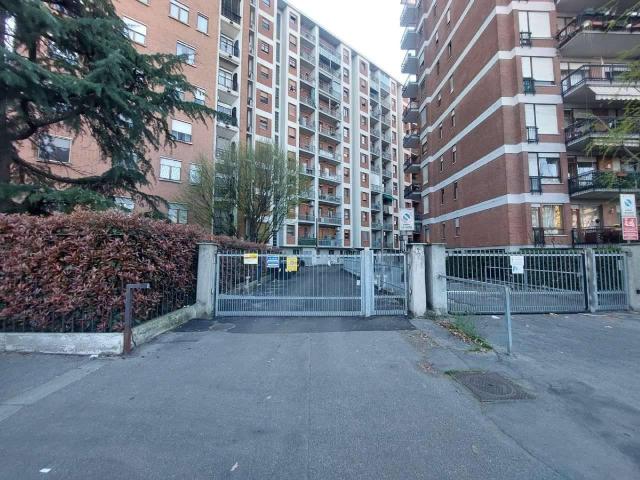 Garage Posto auto in vendita a Torino