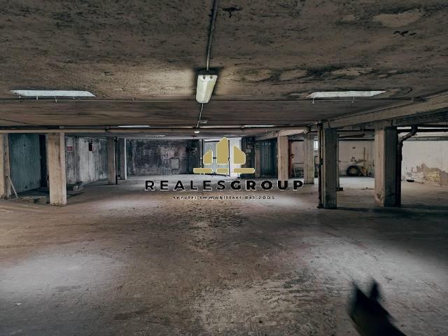 Garage Posto auto in affitto a Roma