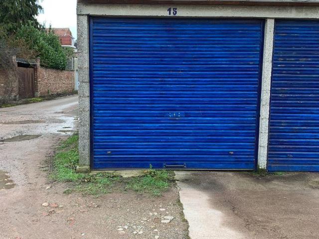 Garage Parking à louer à Bailleul 59270