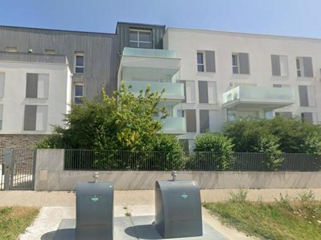 Garage Parking à louer à Bezannes 51430