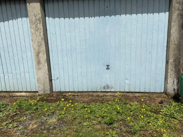 Garage Parking à louer à Valdallière 14410