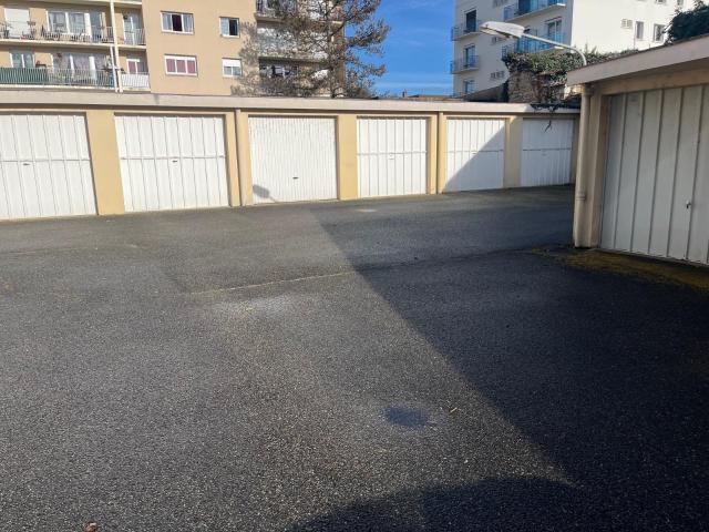 Garage Parking à vendre à Bourg en Bresse 01000