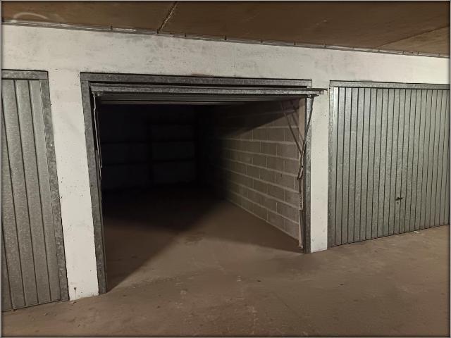 Garage Parking à vendre à Le Rheu 35650