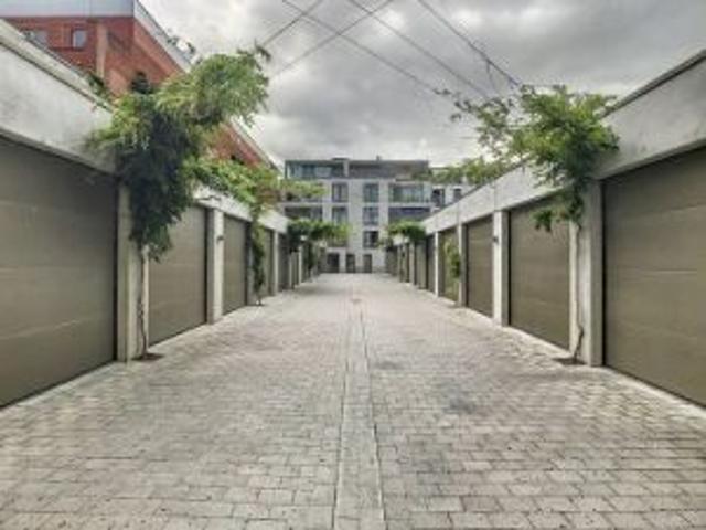 Garage te koop in de Meersstraat te Waregem