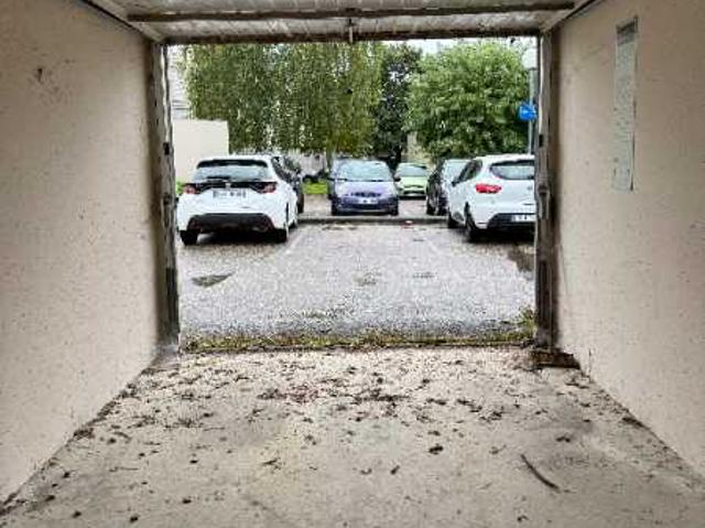 Garage/box