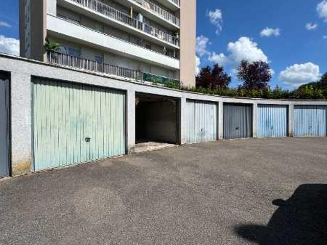 Garage/box