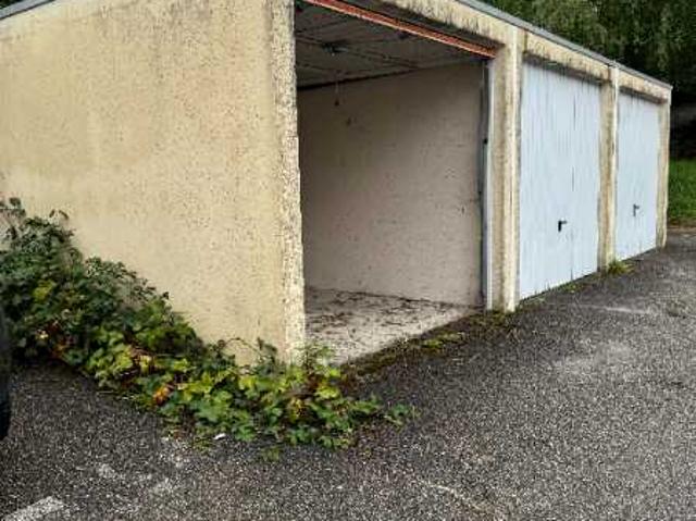 Garage/box