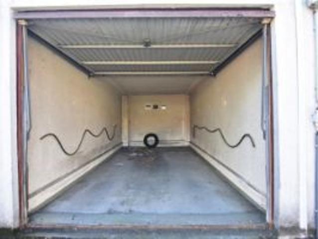 Garagebox in goede staat Meensesteenweg 111