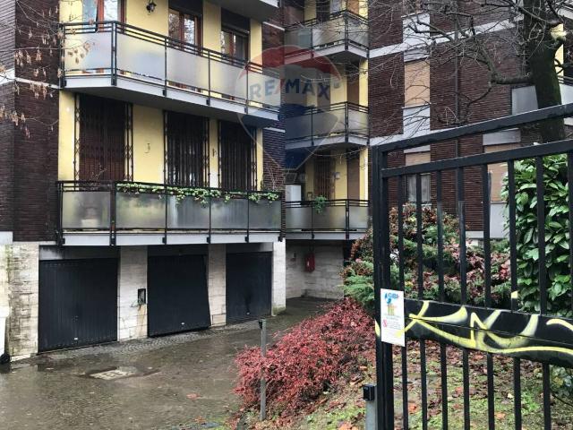 Garage/Box in vendita a Milano, S. Siro