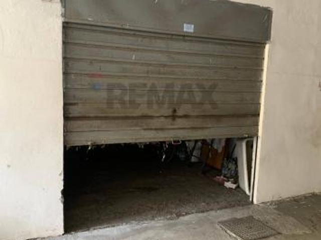 Garage/Box in vendita a Aci Castello