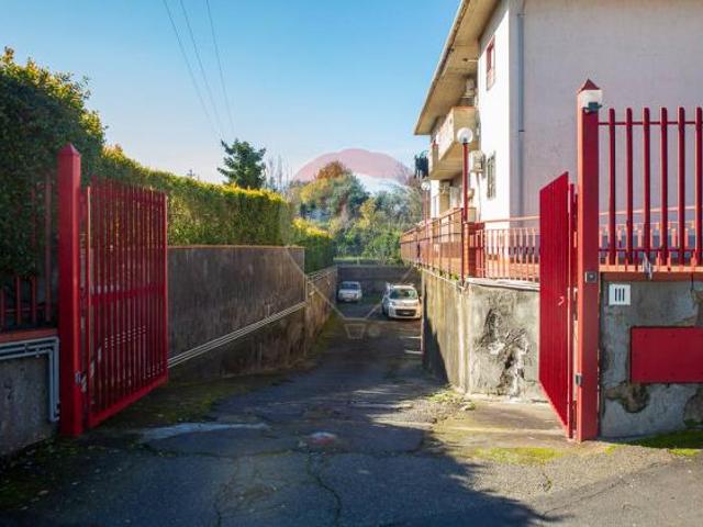 Garage/Box in vendita a Aci Sant'Antonio