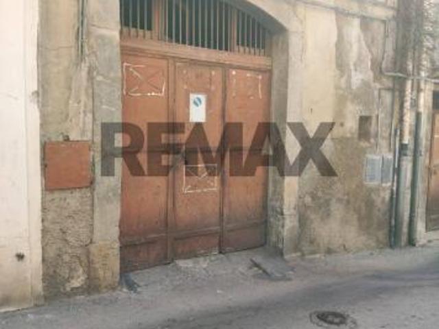 Garage/Box in vendita a Caltagirone