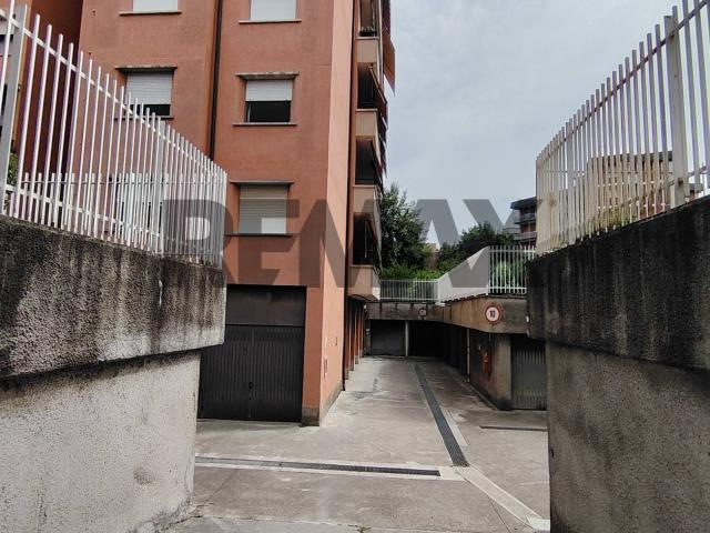 Garage/Box in vendita a Rho, Terrazzano
