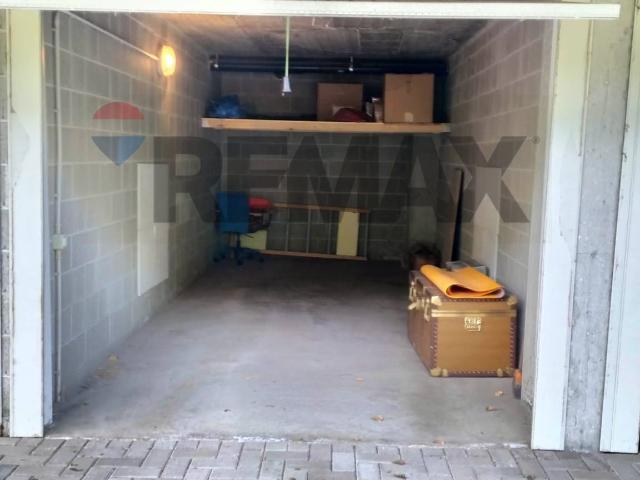 Garage/Box in vendita a Rho, Zona San Pietro