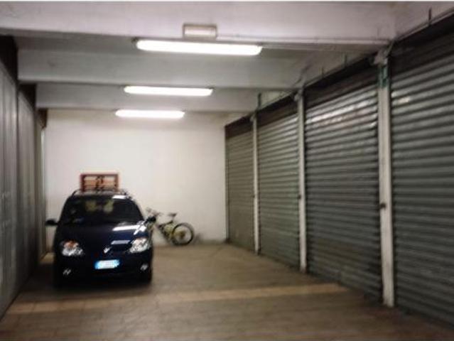 Garage/Box in vendita a Torino, Mirafiori