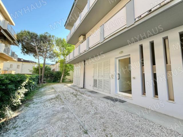 Garage/Cantina in Vendita a Cervia